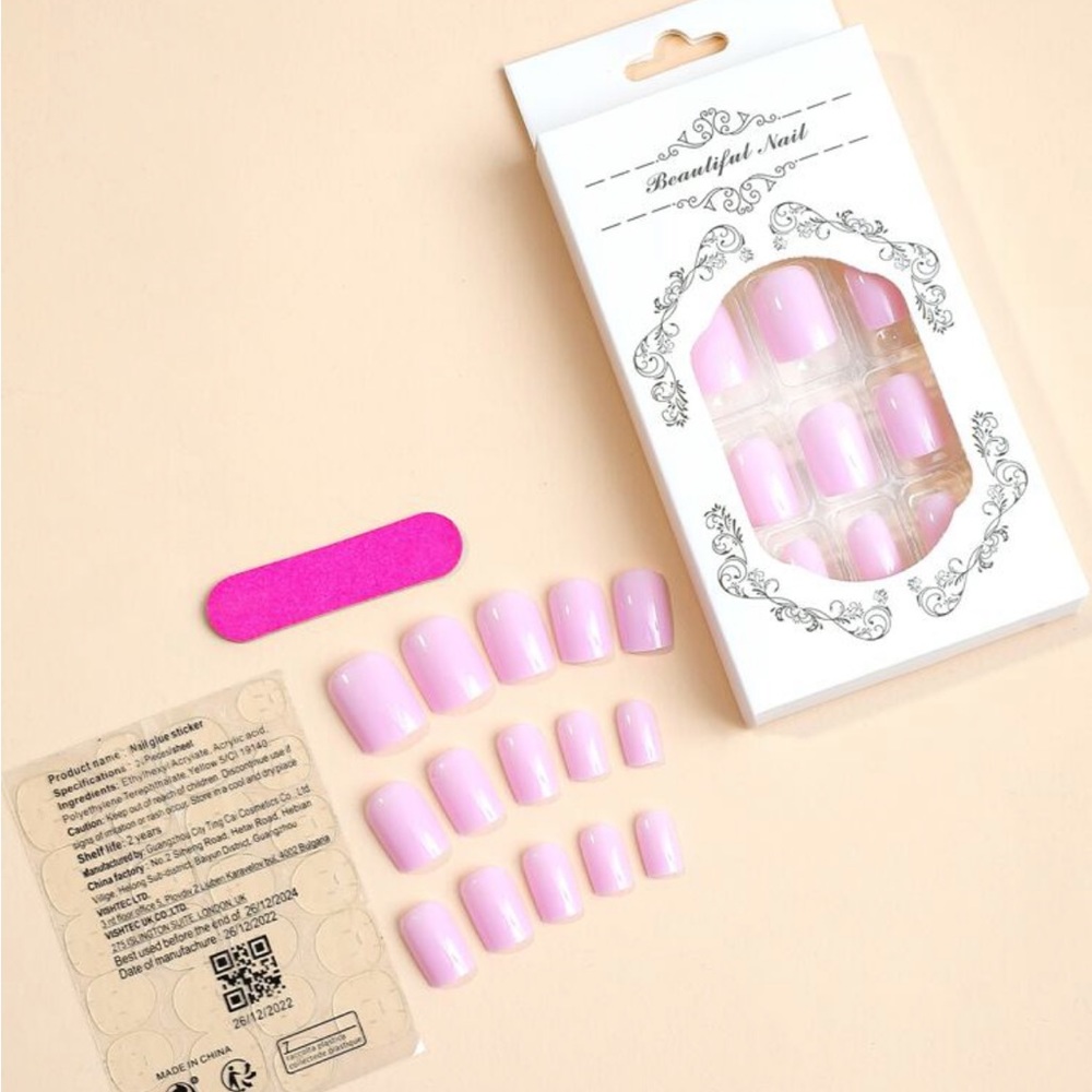24pc Nail Set ❤️ - Picture 4 of 4